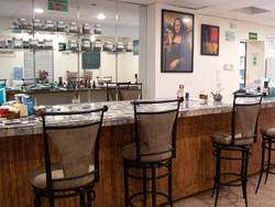  Resto Ini Menyajikan Makanan Berbahan Ganja 