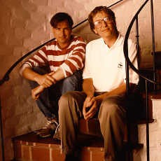 Steve Jobs Simpan Surat dari Bill Gates 