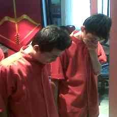 Rampas HP Sesama Bonek, Empat Suporter Diamankan