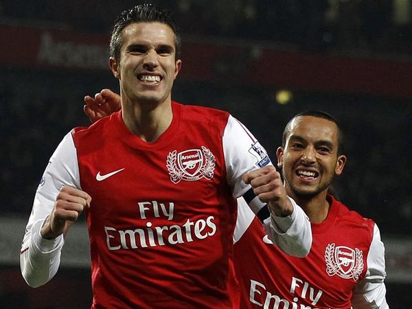 Arsenal Bangkit & Lolos 