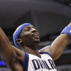 Mavs Kalahkan Spurs Lewat OT, Heat Tundukkan Bulls