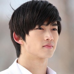 Fans Beruntung Temui Taecyeon 2PM di Bandara