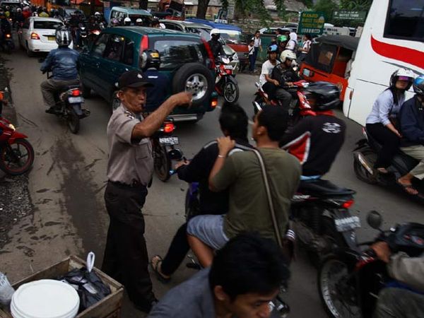 Macet di Sekitar Rumah Duka Ade Namnung
