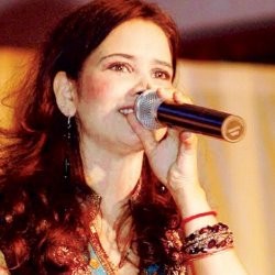 Tabrakan, Penyanyi India Deepali Joshi Shah Tewas