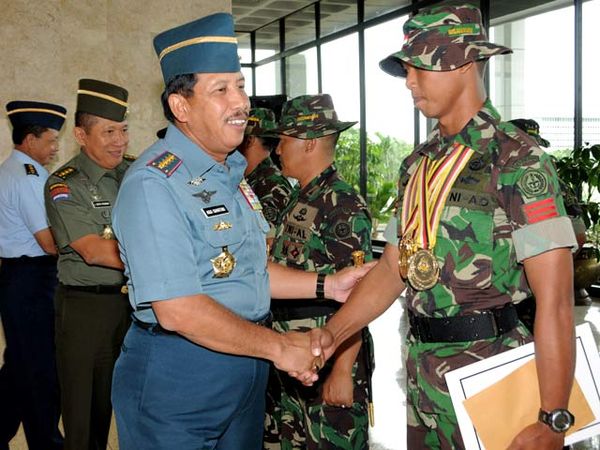 TNI Juara Umum Lomba Tembak BISAM