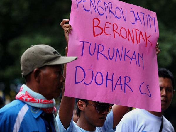 Djohar Arifin Terus Digoyang Demonstran