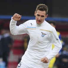 Reja: Klose Lebih Baik Dibanding Ibra