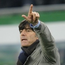 Loew Tanggapi Dingin Rumor sebagai Suksesor Mourinho