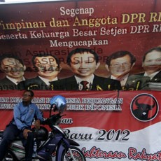 Agung: Wajah Politisi di Billboard Jangan Sampai Berjatuhan