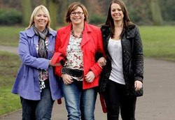 Hindari Kanker, 3 Kakak Adik Pilih Tak Punya Payudara & Rahim