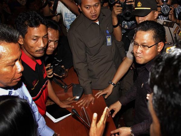 Muhaimin Tenangkan Massa Buruh