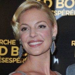 Katherine Heigl Suka Tampil Bugil di Film
