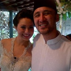 Gelar Akad Sederhana, Aqi Alexa Resmi Lepas Lajang