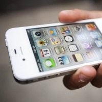 Cegah Kerusuhan, Penjualan iPhone 4S Diundi