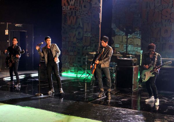 Mengintip Syuting Video Klip Ungu