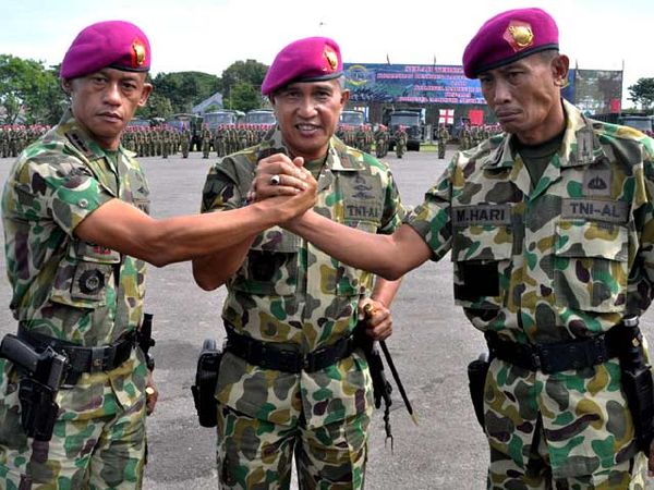 Sertijab Komandan Menbanpur-1 Marinir