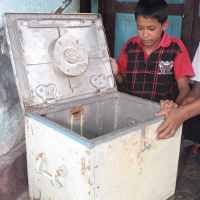 Brangkas Uang Ditemukan Pencari Ikan di Sungai