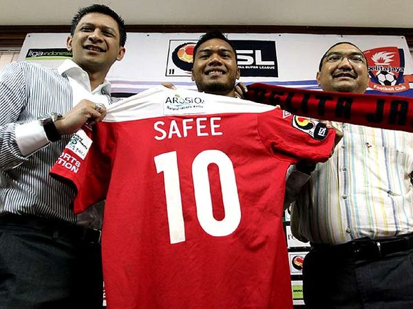 Pelita Jaya Perpanjang Kontrak Safee Sali
