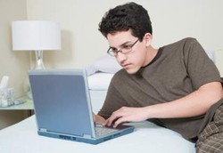 Gemar Nonton Porno Bikin Remaja Pria Cenderung Seks Bebas