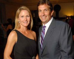 Pria Kaya Ini Adopsi Kekasih Jadi Anaknya