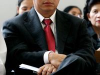 Melipat Status Sosial ala Humphrey Djemat
