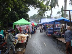 Berakhir Pekan Sambil Belanja di Pasar Kaget Cibinong
