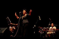 Live Review: Bonita and the Hus Band