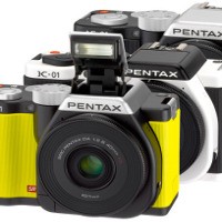 Pentax K-01 Bisa Kenakan Lensa DSLR