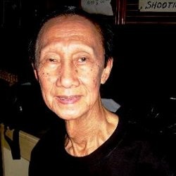 HIM Damsyik Bergaul dengan Kalangan Elite Hingga Tukang Becak