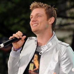Adik Meninggal, Nick Carter Hampir Menangis Saat Konser