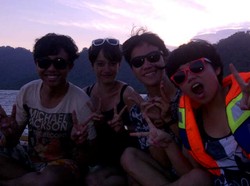 Snorkling it must be so much FUN!