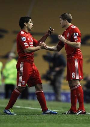 Gerrard Sambut Gembira Kembalinya Suarez