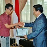 Grup T-ta Paramadina Terima Penghargaan di Dubai 