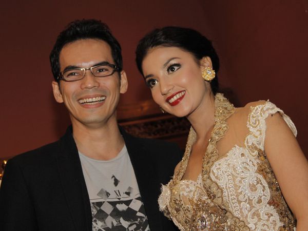 Yuk! Intip Atalarik Syah dan Tsania Fitting  Baju Pengantin
