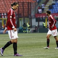 Ibra Kartu Merah, Milan Diimbangi Napoli