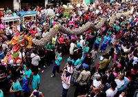 Ribuan Orang Padati Puncak Cap Go Meh