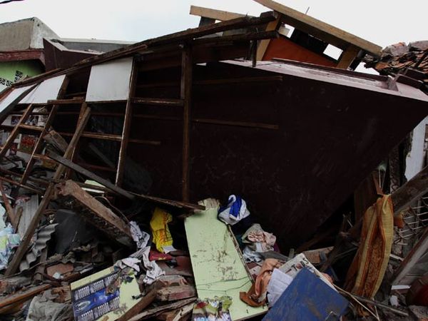 Rumah Milik Pensiunan Pegawai MA Ambruk