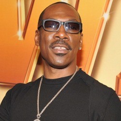 Diberitakan Tewas Akibat Kecelakaan, Eddie Murphy Baik-baik Saja