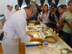 Trik Kaki Macaroon dan Duet Cheesecake Romeo and Juliet!