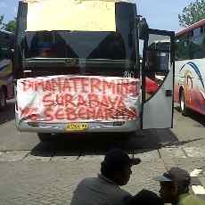 Demo Awak Bus Bojonegoro Masih Konsentrasi di Terminal Wilangon