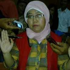 Sidang Perdana Ratu Penipu CPNS Santi Sedot Perhatian Publik