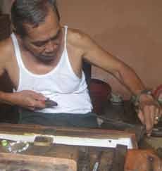 Pengrajin Perhiasan Emas Bertahan Ditengah Modernisasi