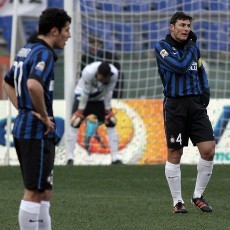 Perhatikan Lini Belakang, Inter