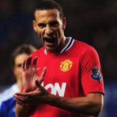 Fans Chelsea Salah Cemooh Ferdinand dan Evra
