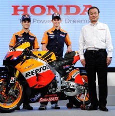 Stoner Keluhkan Tambahan 4 Kg di Motor