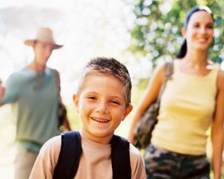 7 Tips Mengajak Anak Liburan Backpacking