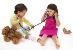 Anak Main Dokter-dokteran Bisa Menjurus ke Perilaku Seks
