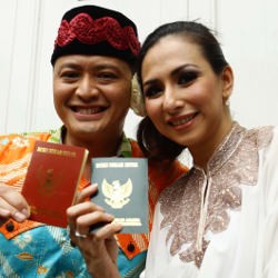 Deswita Tak Mau Gantikan Mantan Istri Ferry di Mata Anaknya