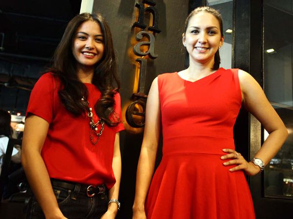 Revalina & Donna Agnesia Kompak Berbaju Merah