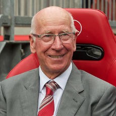 Kesehatan Bermasalah, Charlton Jalani Operasi Kecil